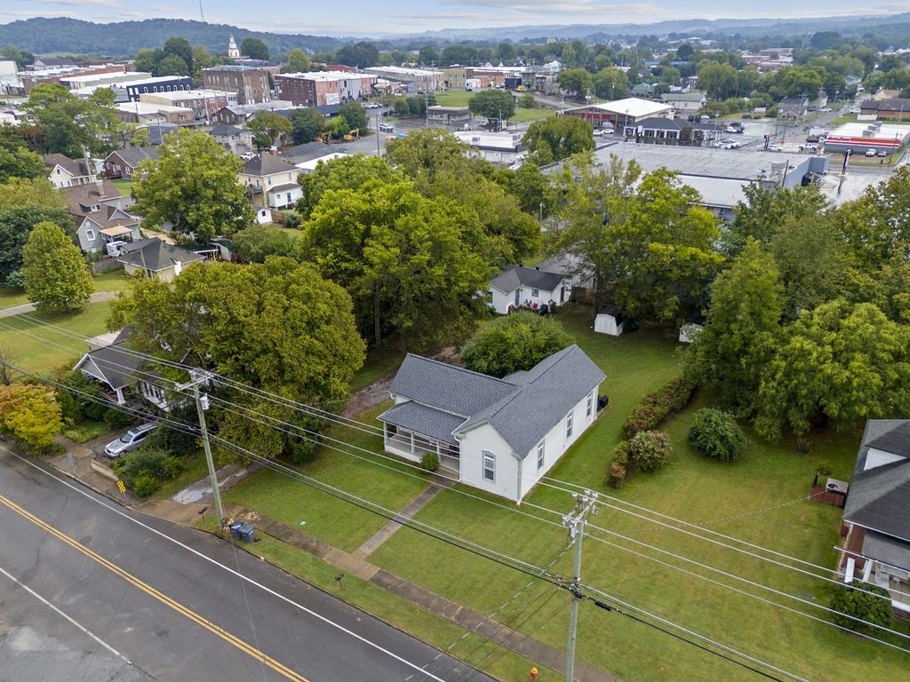 214 Washington St W, Fayetteville