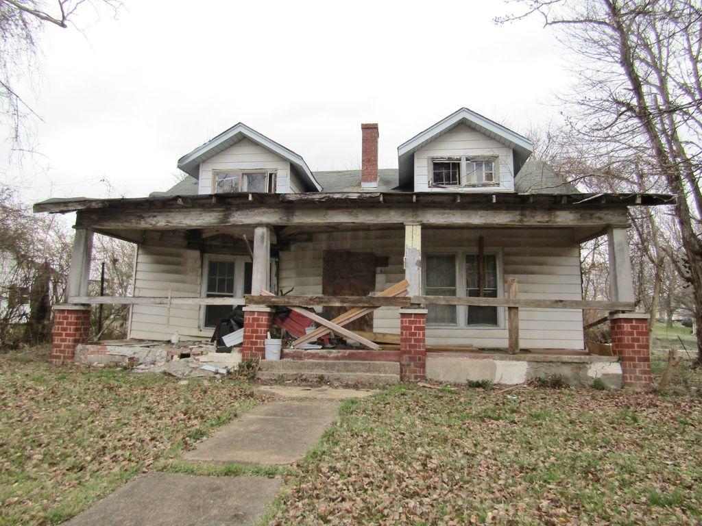 826 W Church St, Lewisburg
