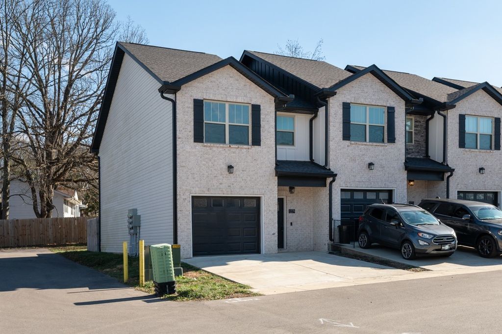 1279 Bluebird Rd, Lebanon