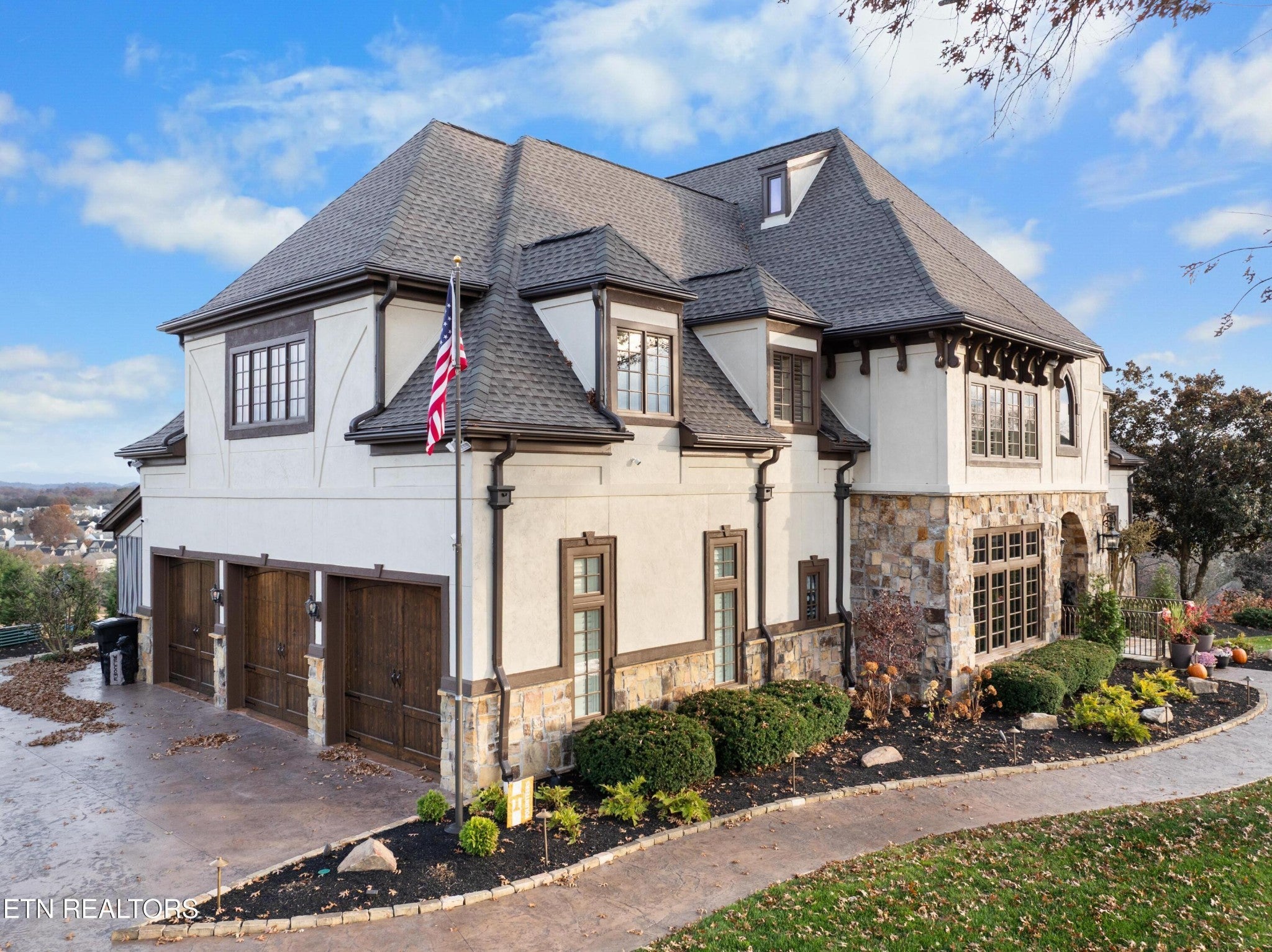 Photo of Listing #3112177