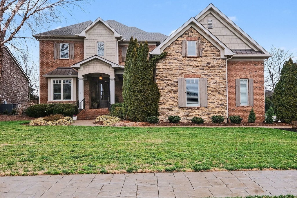 1233 Potter Ln, Gallatin