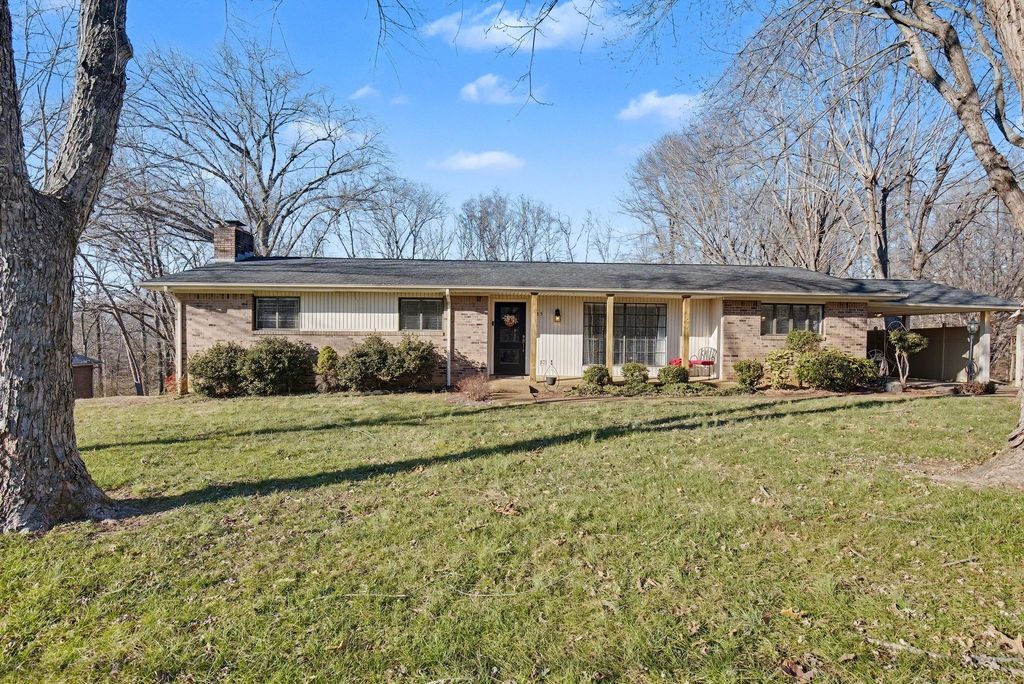 225 Hickory Hill Dr, Dover