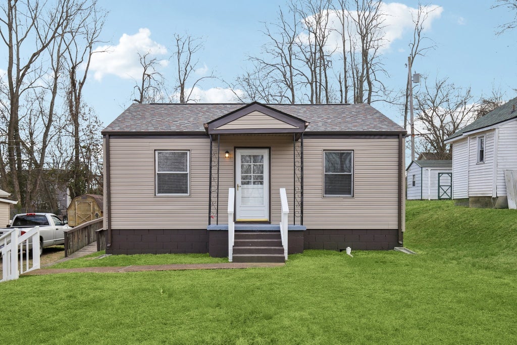 172 Hadley Dr, Clarksville