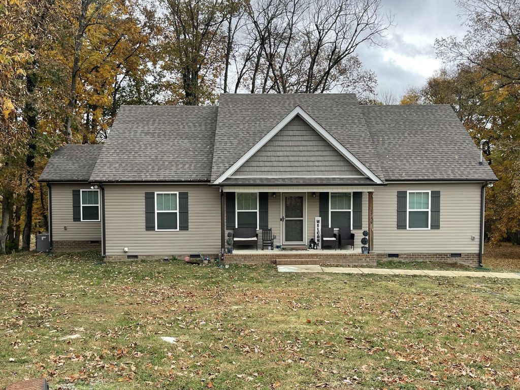 1210 White Dr, Lewisburg