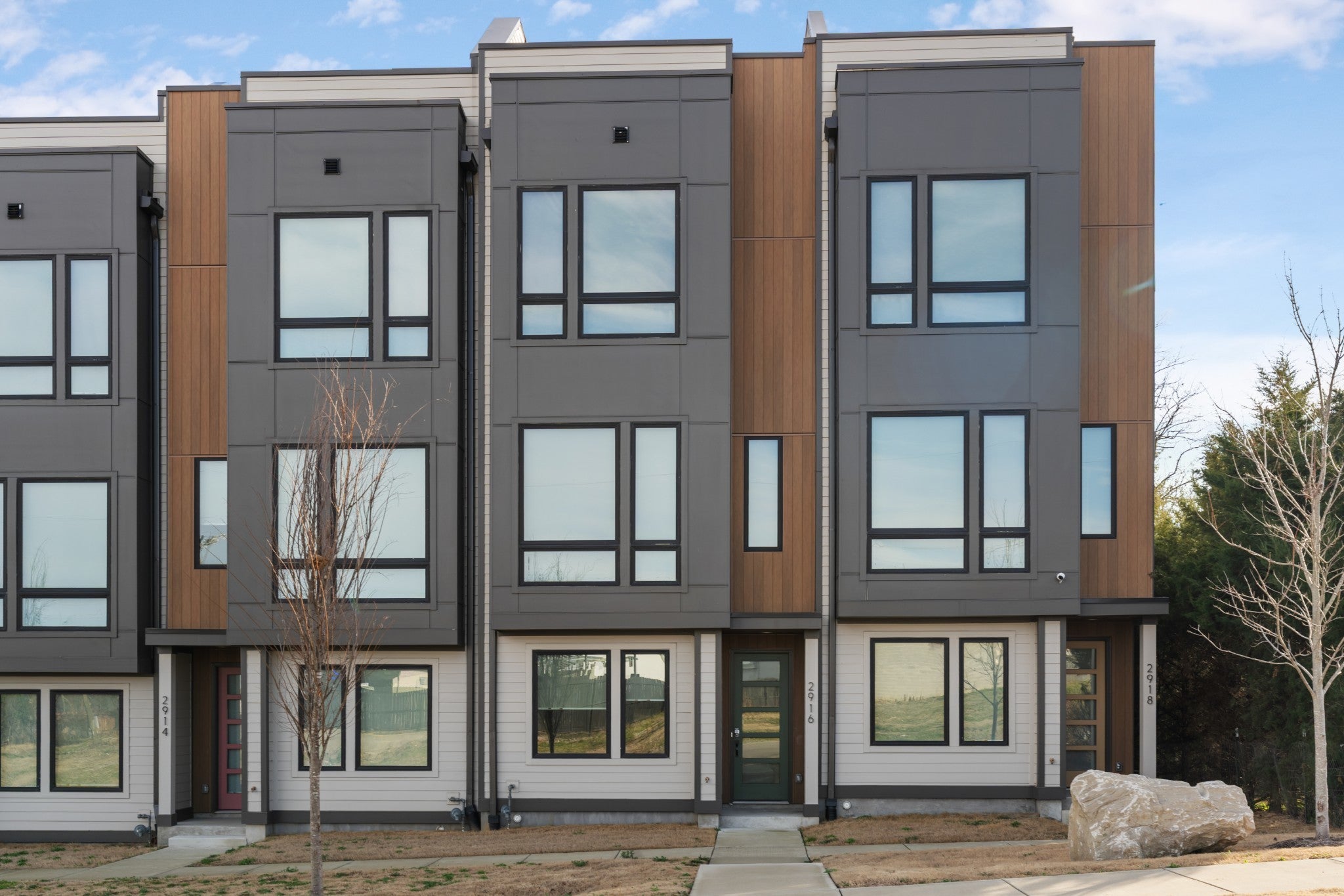 Photo of Listing #3117889