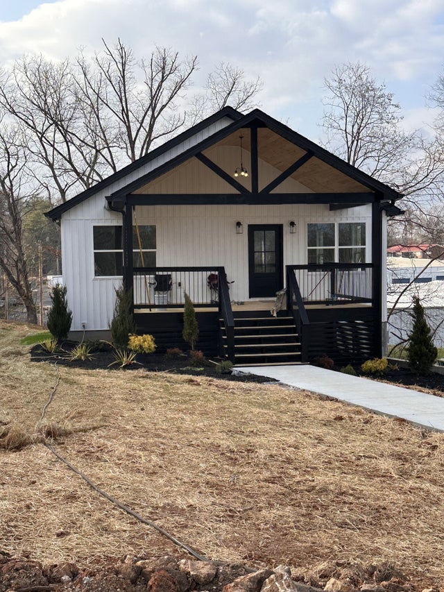 215 W End Ave, McMinnville