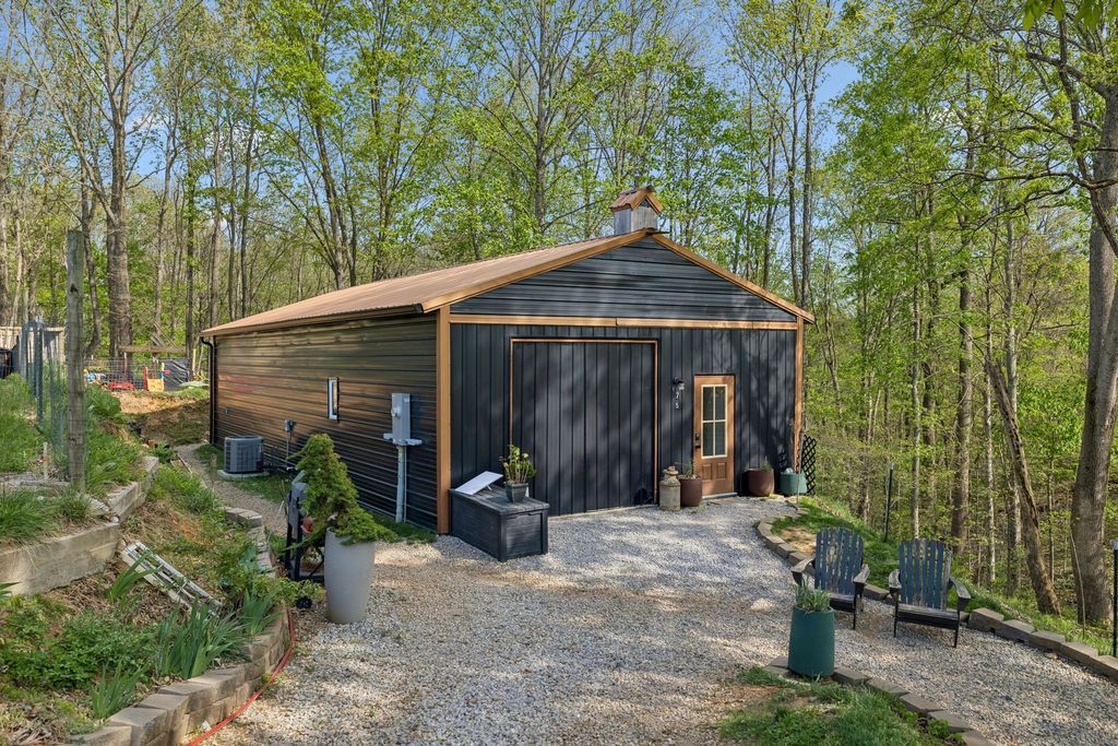 75 New Harmony Rd, Lafayette