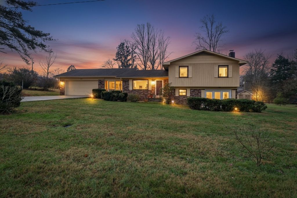 1209 Sequatchie Rd, Pikeville