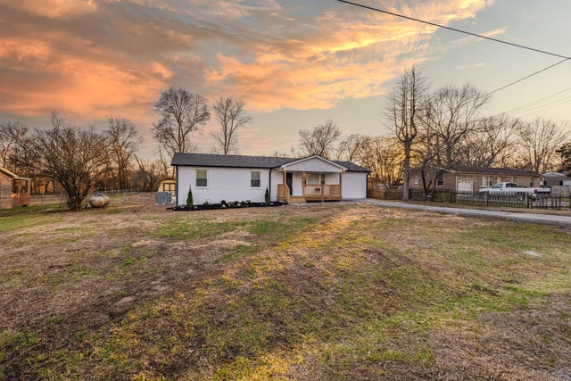 385 Limbo Dr, Hillsboro