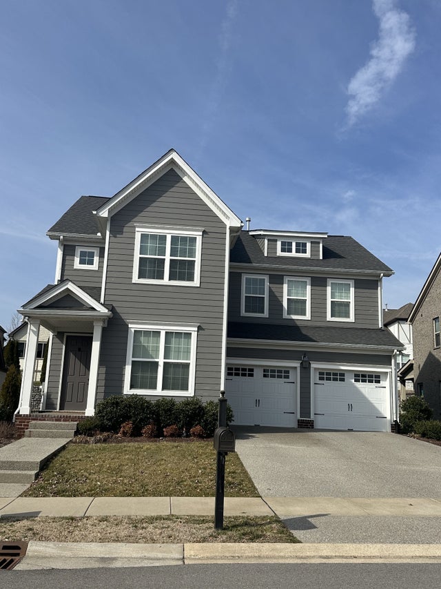 531 Lingering Way, Hendersonville