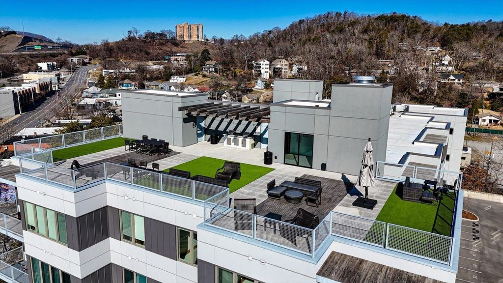 411 Fairpoint Street 202, Chattanooga