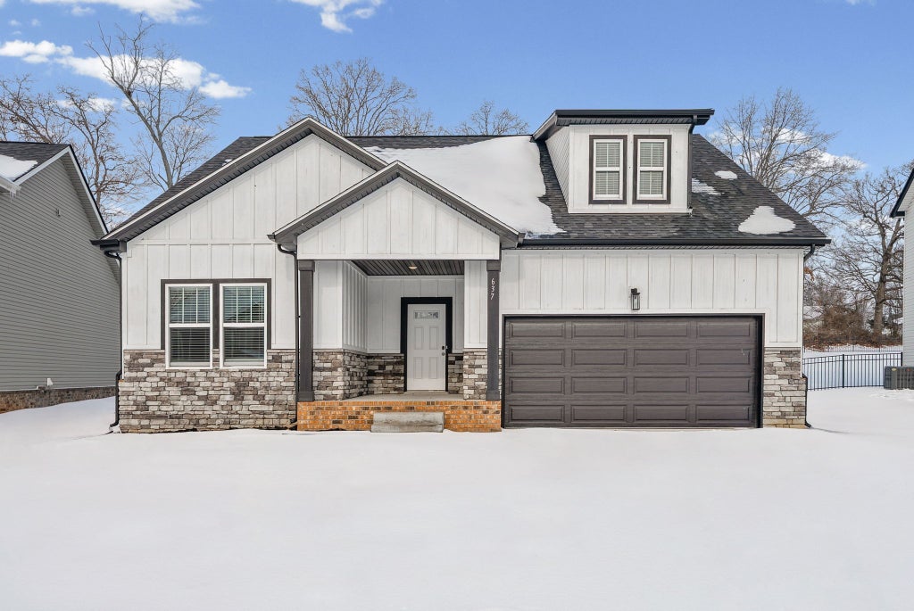 637 Battery Ct, Clarksville