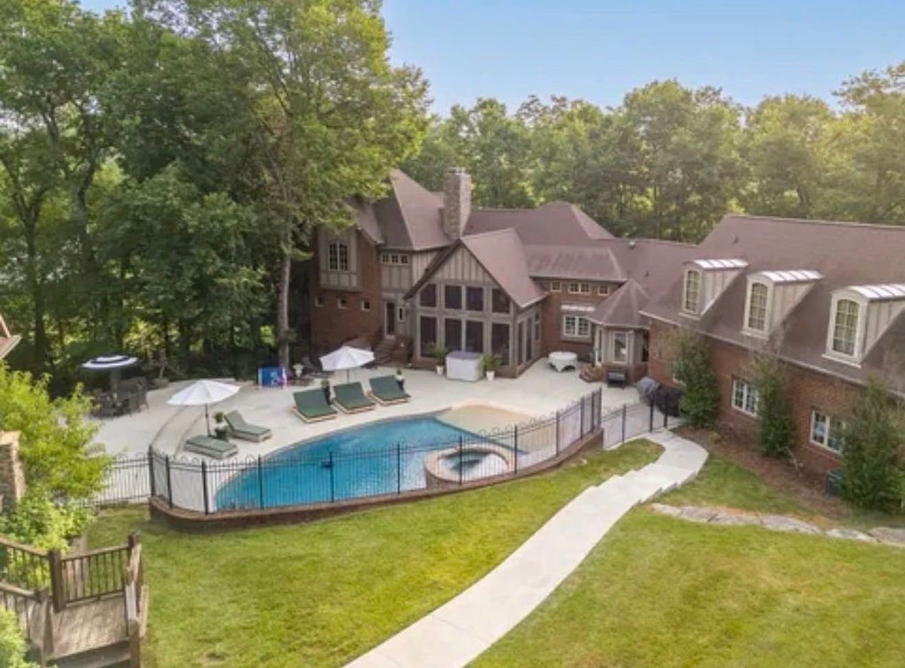 Photo of Listing #3121968