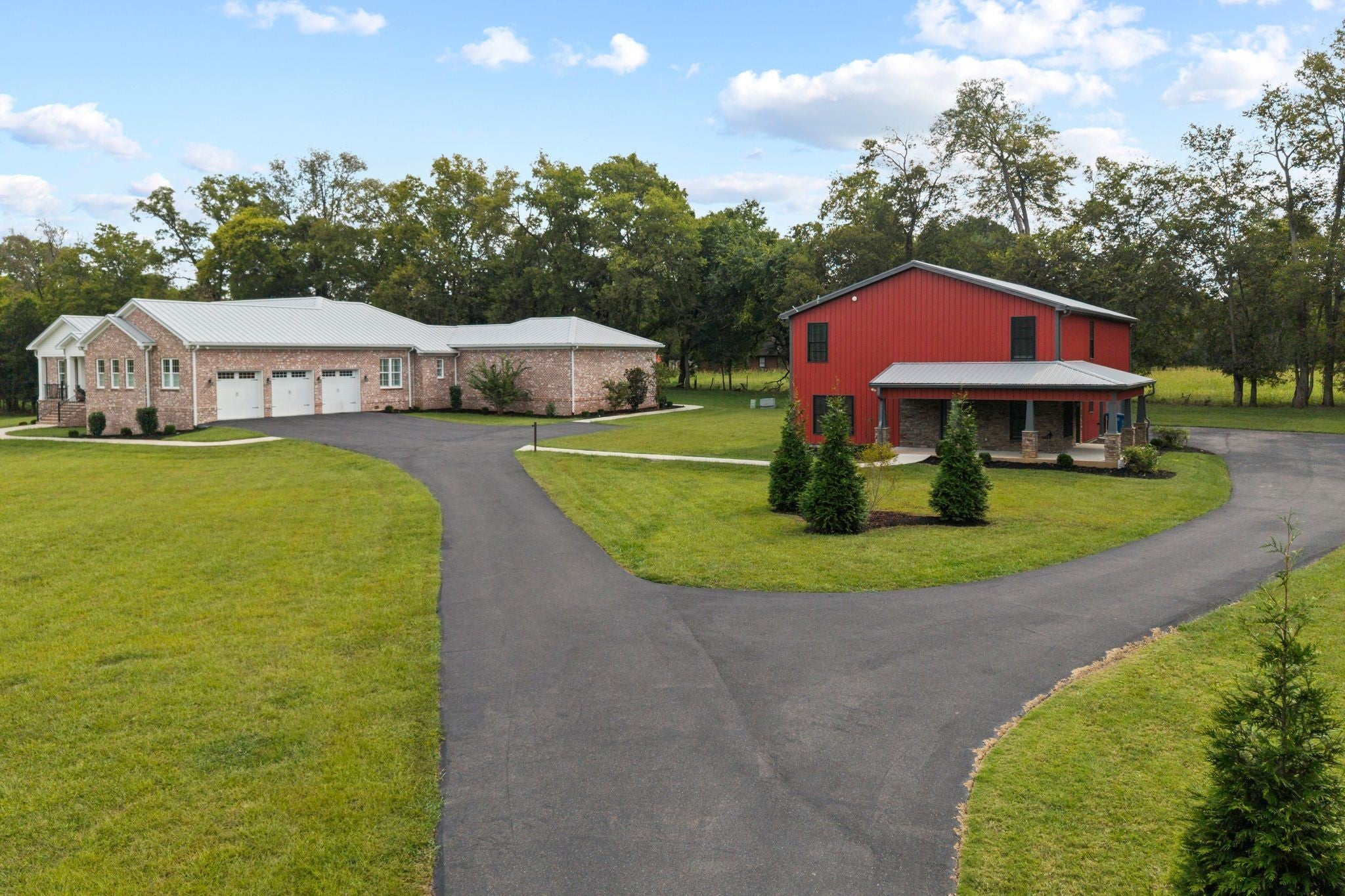 Photo for MLS 3122048 in 808 N Main St Mount Pleasant, TN - 38474