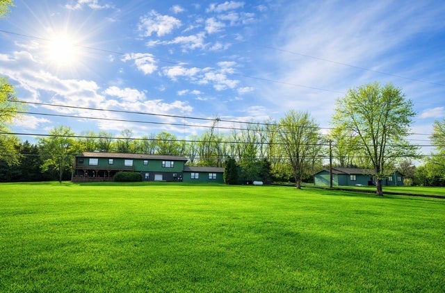 305 Ridgewood Dr, Shelbyville