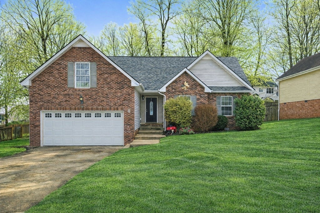 1669 Cedar Springs Cir, Clarksville