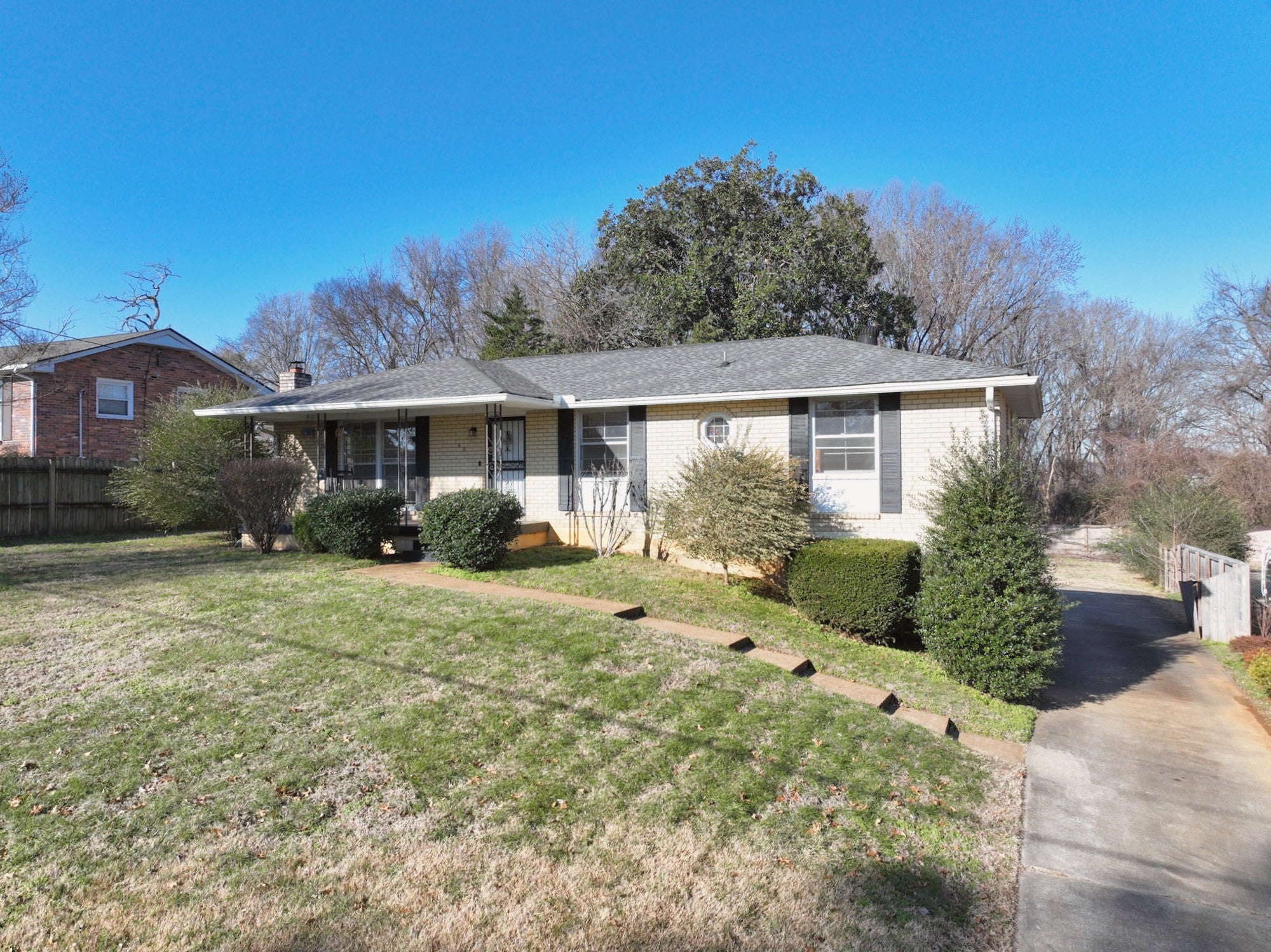 Photo for MLS 3123335 in 140 Roberta Dr Hendersonville, TN - 37075