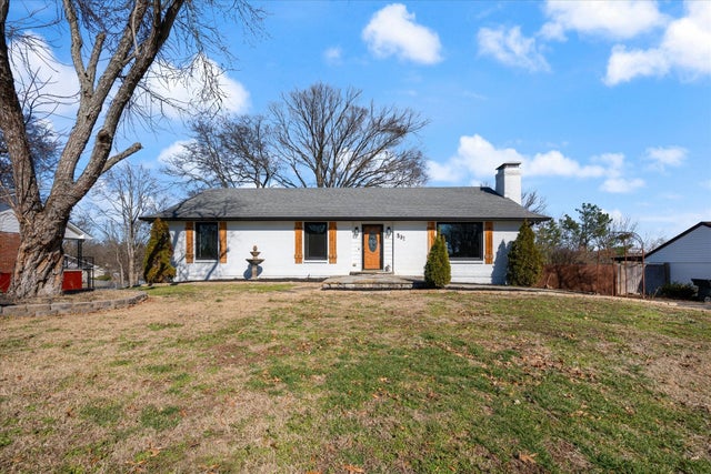 801 Countrywood Dr, Franklin