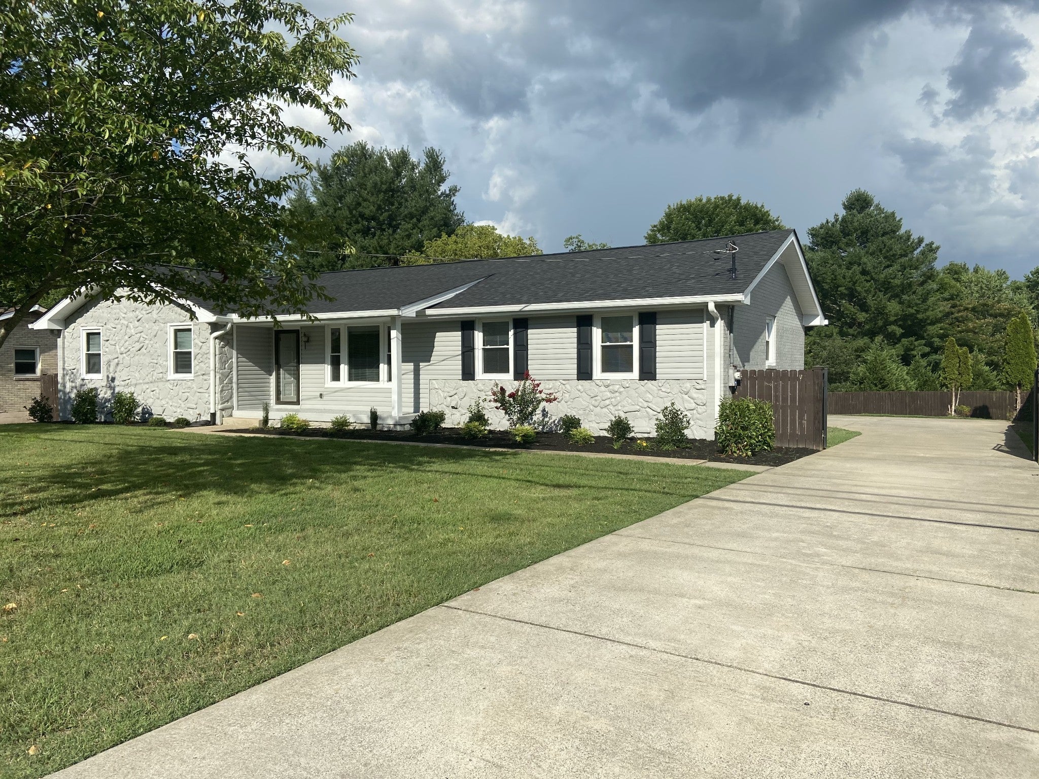 Photo for MLS 3123432 in 190 Wessington Pl Hendersonville, TN - 37075