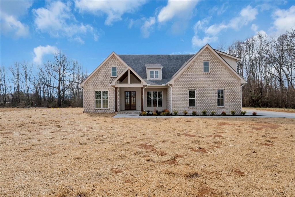 83 Hickory Grove Dr, Morrison