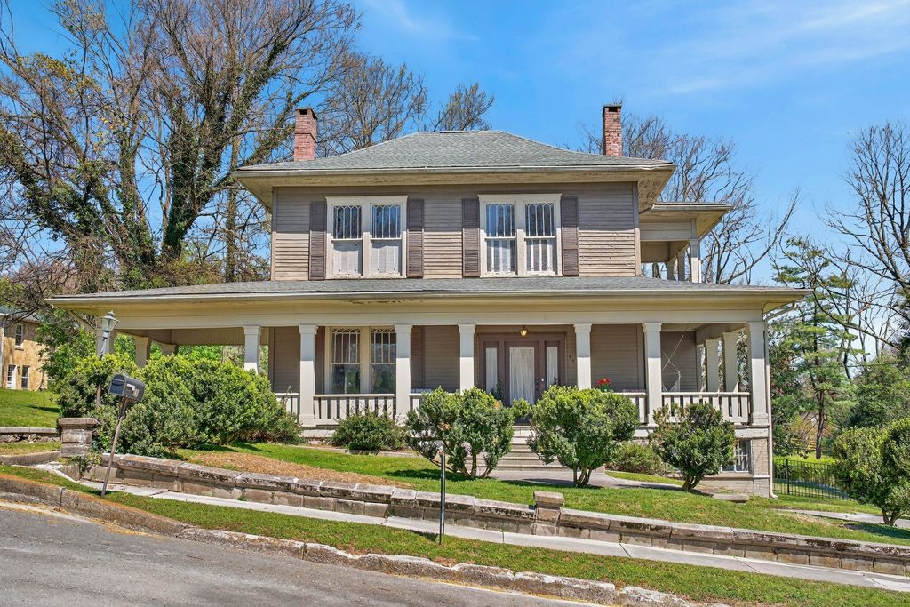 702 Washington Ave, Mount Pleasant