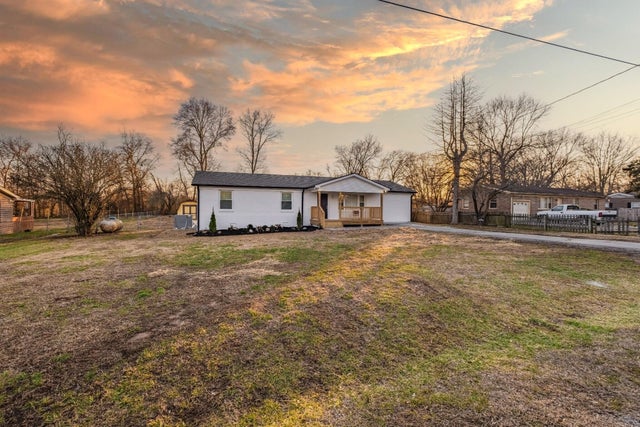 385 Limbo Drive, Hillsboro