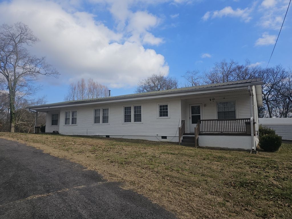 210 Twin Oaks Rd, McMinnville