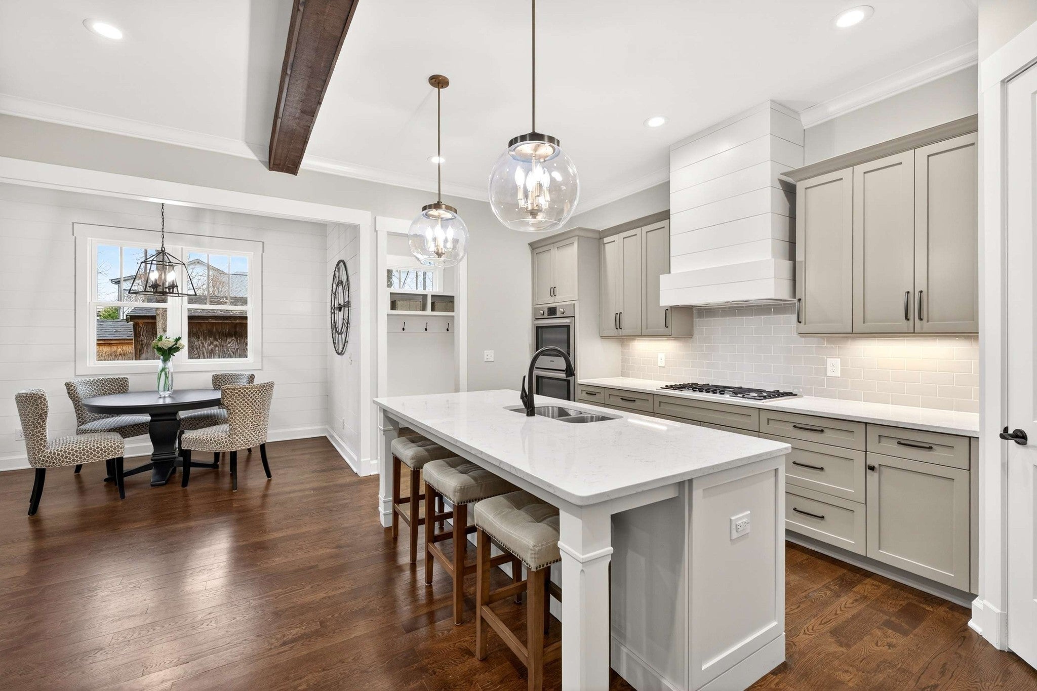 Photo of Listing #3127739