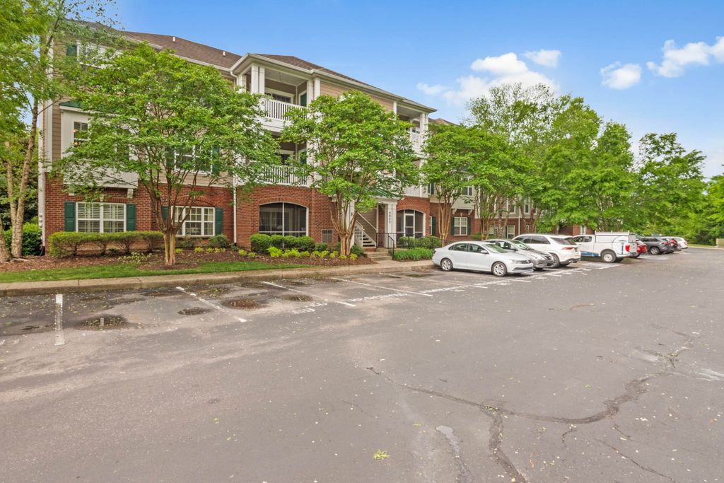 4845 Bevendean Dr E10, Nashville