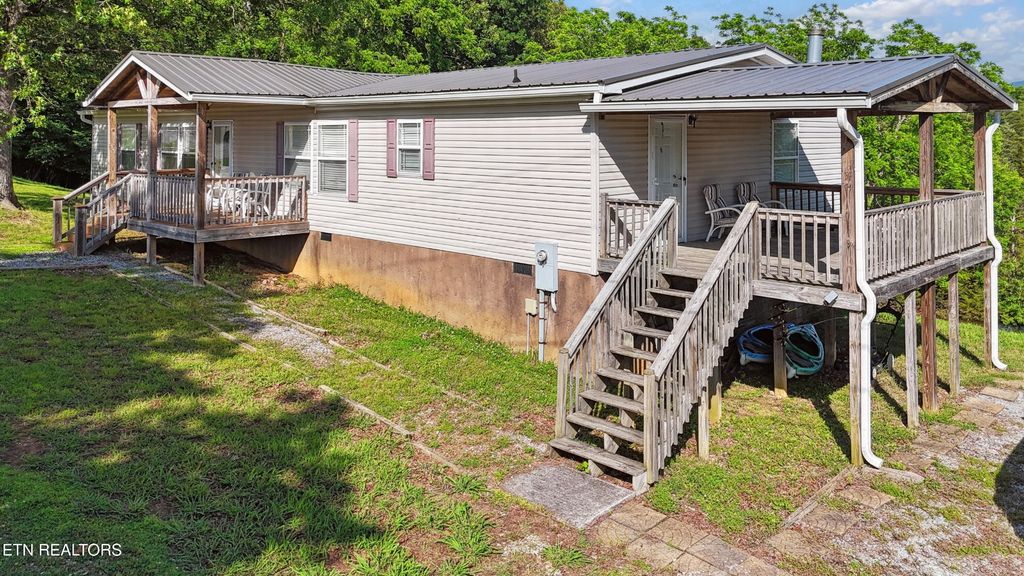 1366 Paradise Lane, Dandridge