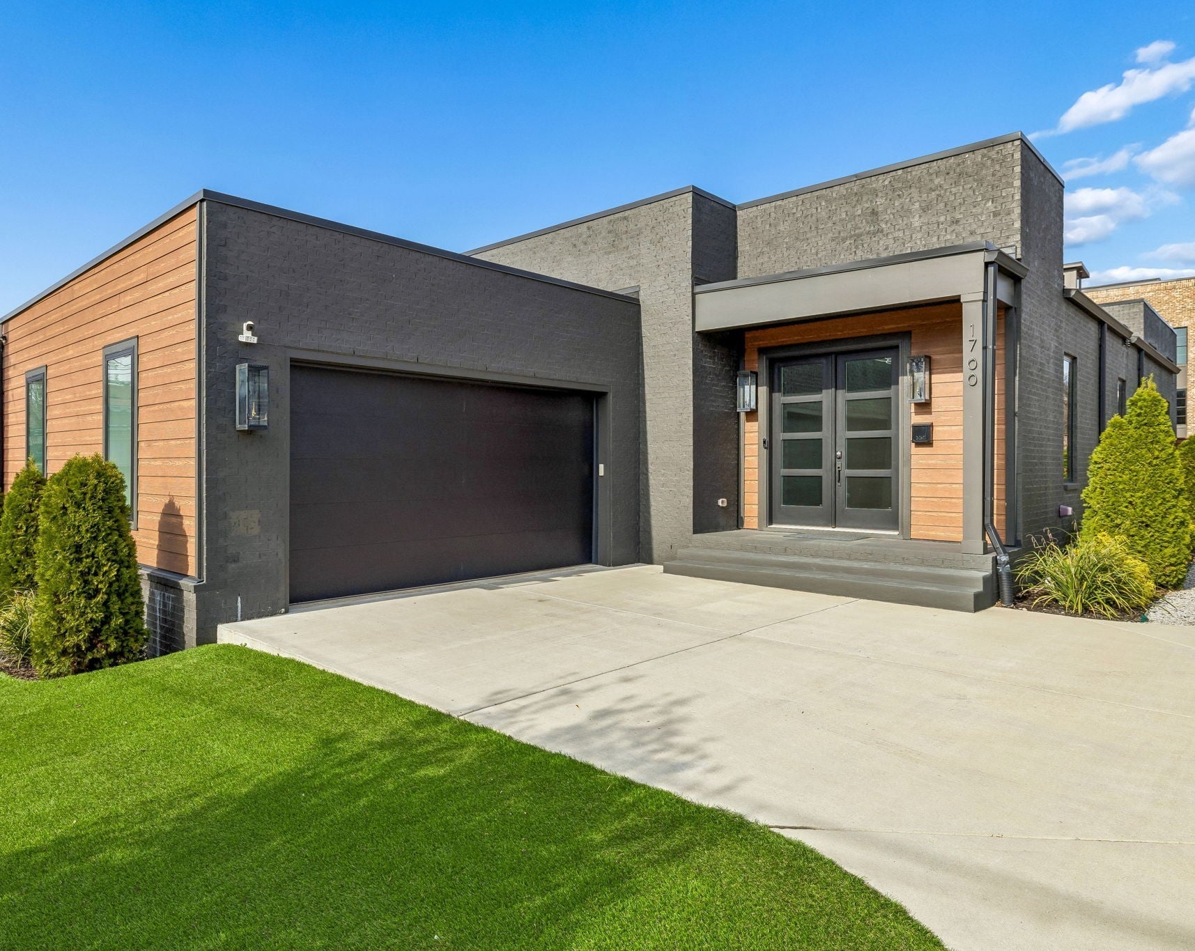 Photo of Listing #3128472