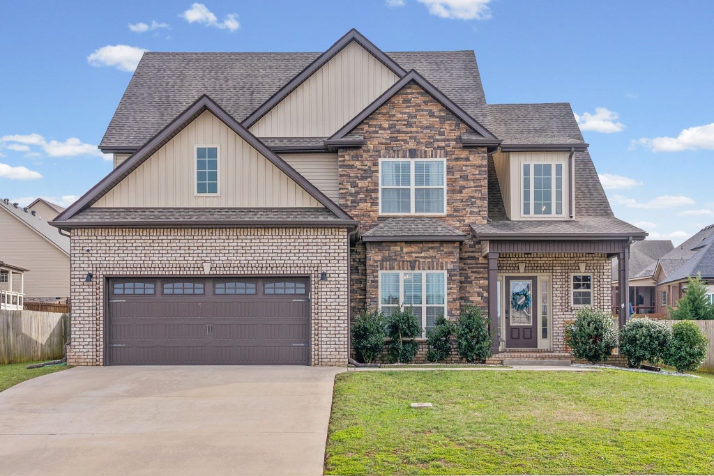 206 Melbourne Dr, Clarksville