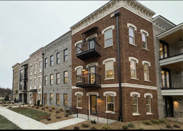 3171 Setting Sun Dr 301, Thompsons Station