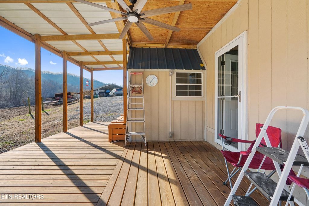 1013 Cloud Creek Rd, Rogersville