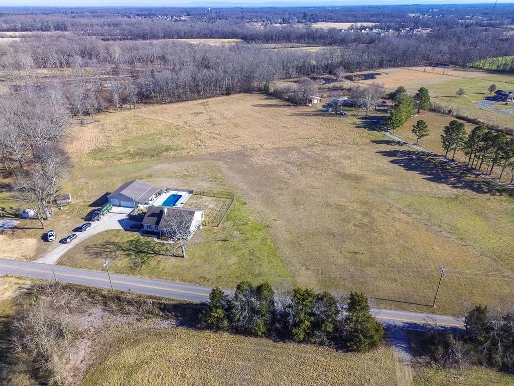 182 Old Camargo Rd, Fayetteville