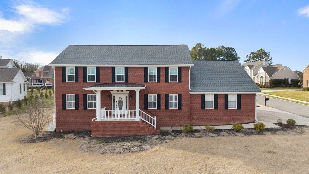 2415 Yellowood Court Nw, Cleveland