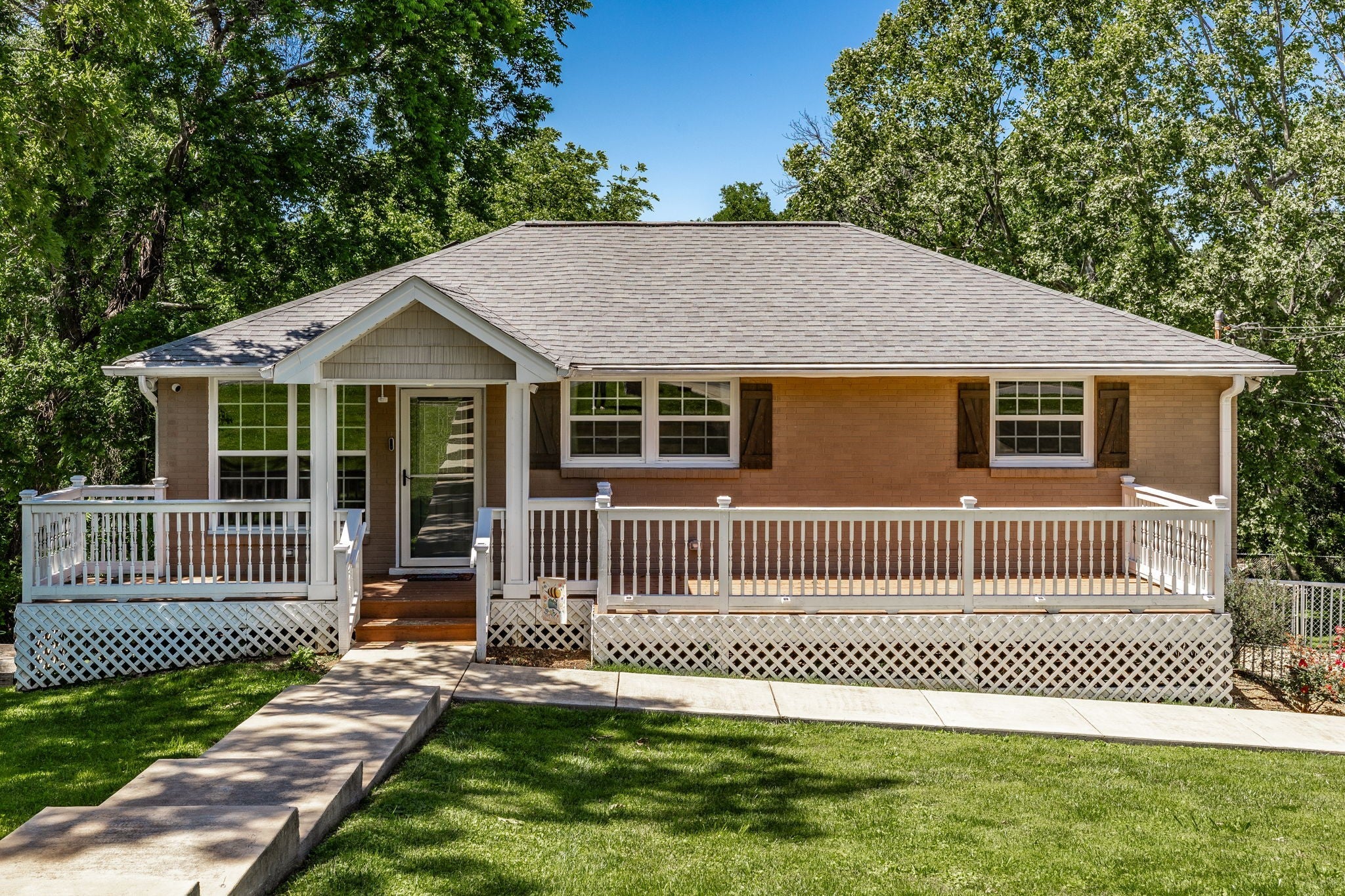 Photo of Listing #3129026