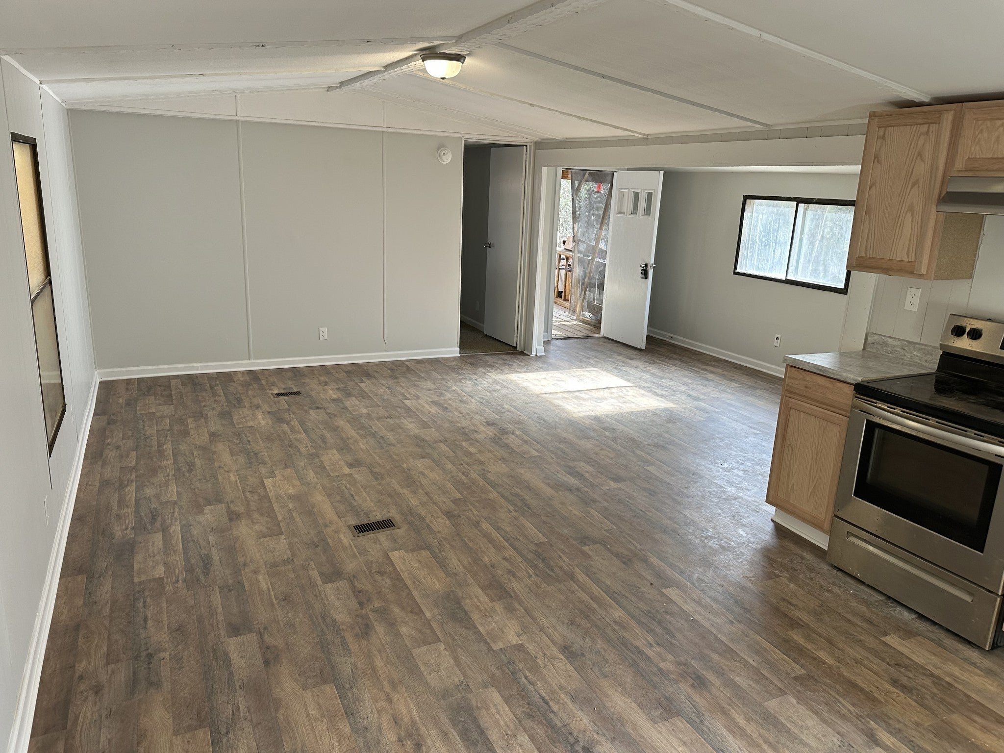 Photo of Listing #3129176