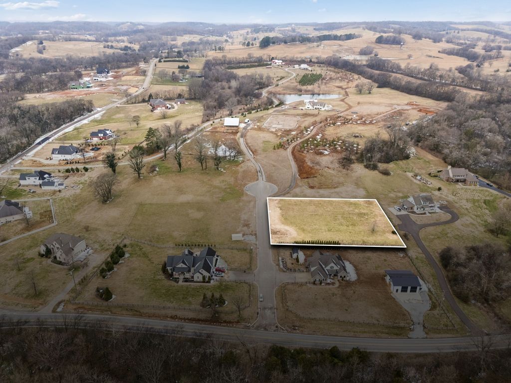 102 Heirloom Ln, Columbia
