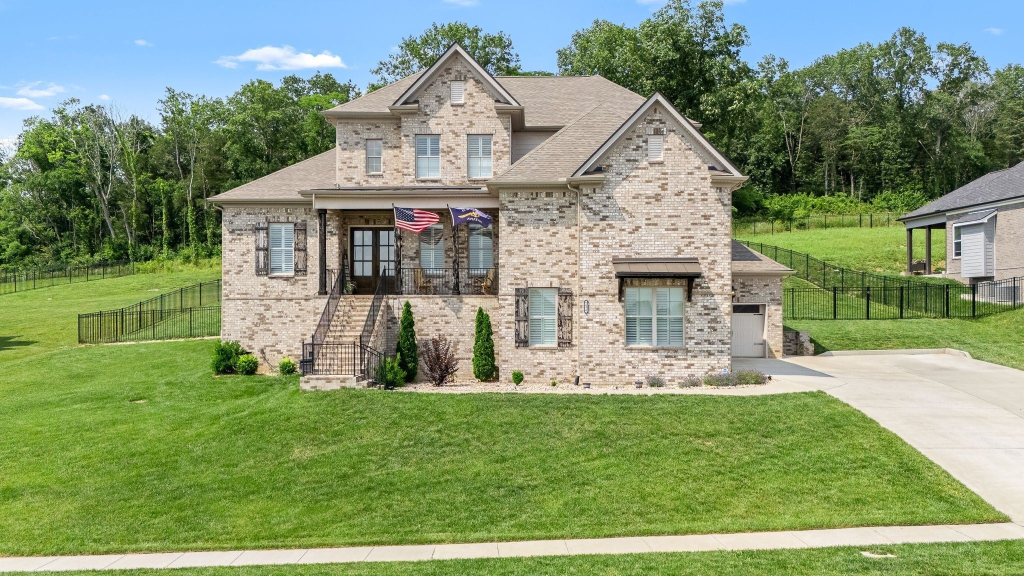 Photo of Listing #3130766