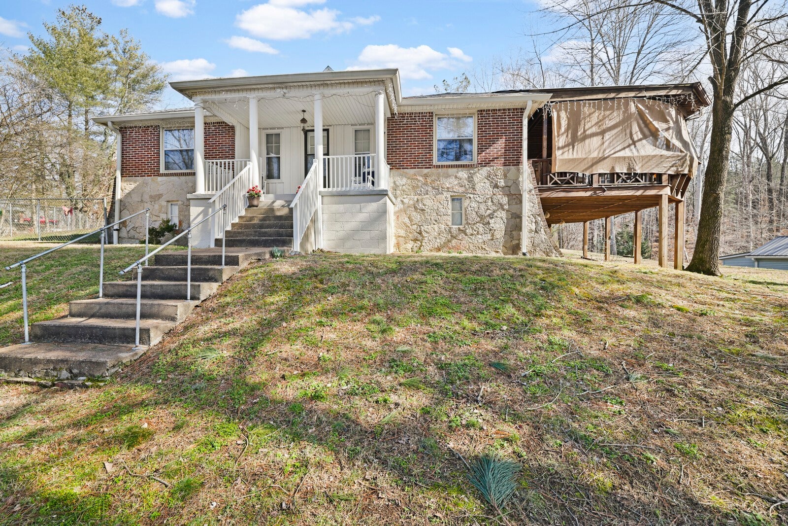 Photo of Listing #3130799