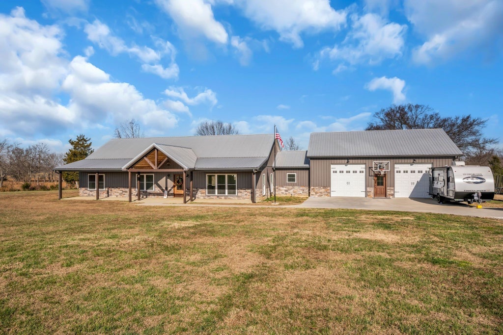 1547 Manley Loop, Dickson