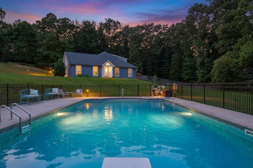 350 Alexander Road, Ringgold