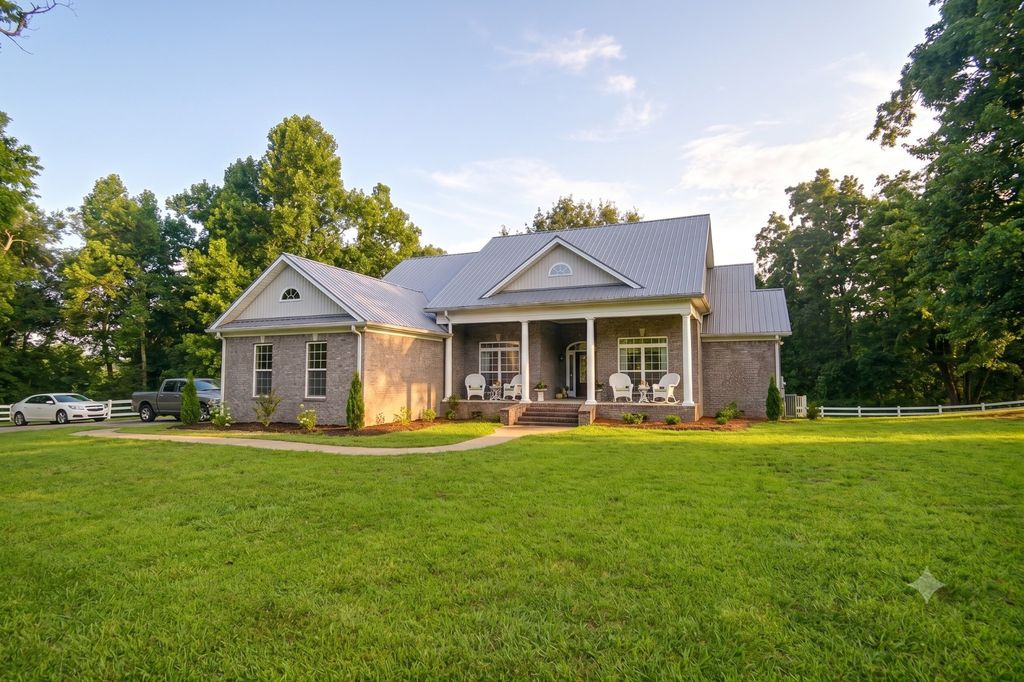 1425 Bartlett Hollow Rd, Petersburg
