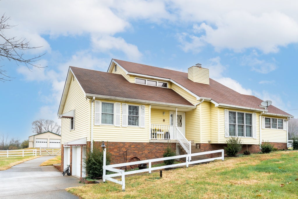 1041 Sandy Valley Rd, Hendersonville