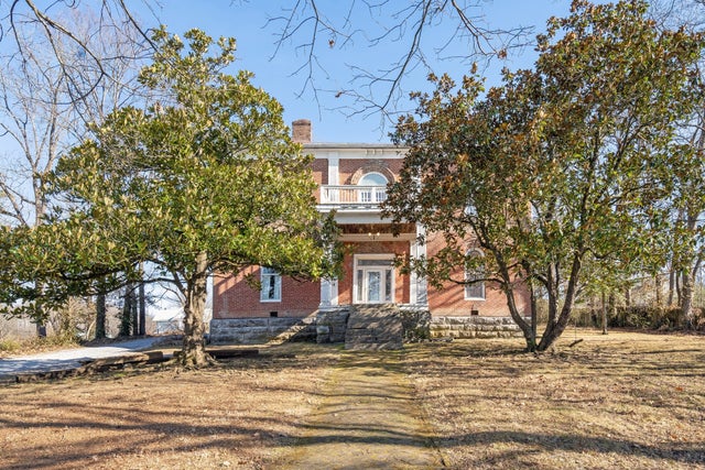 307 Vine St S, Wartrace