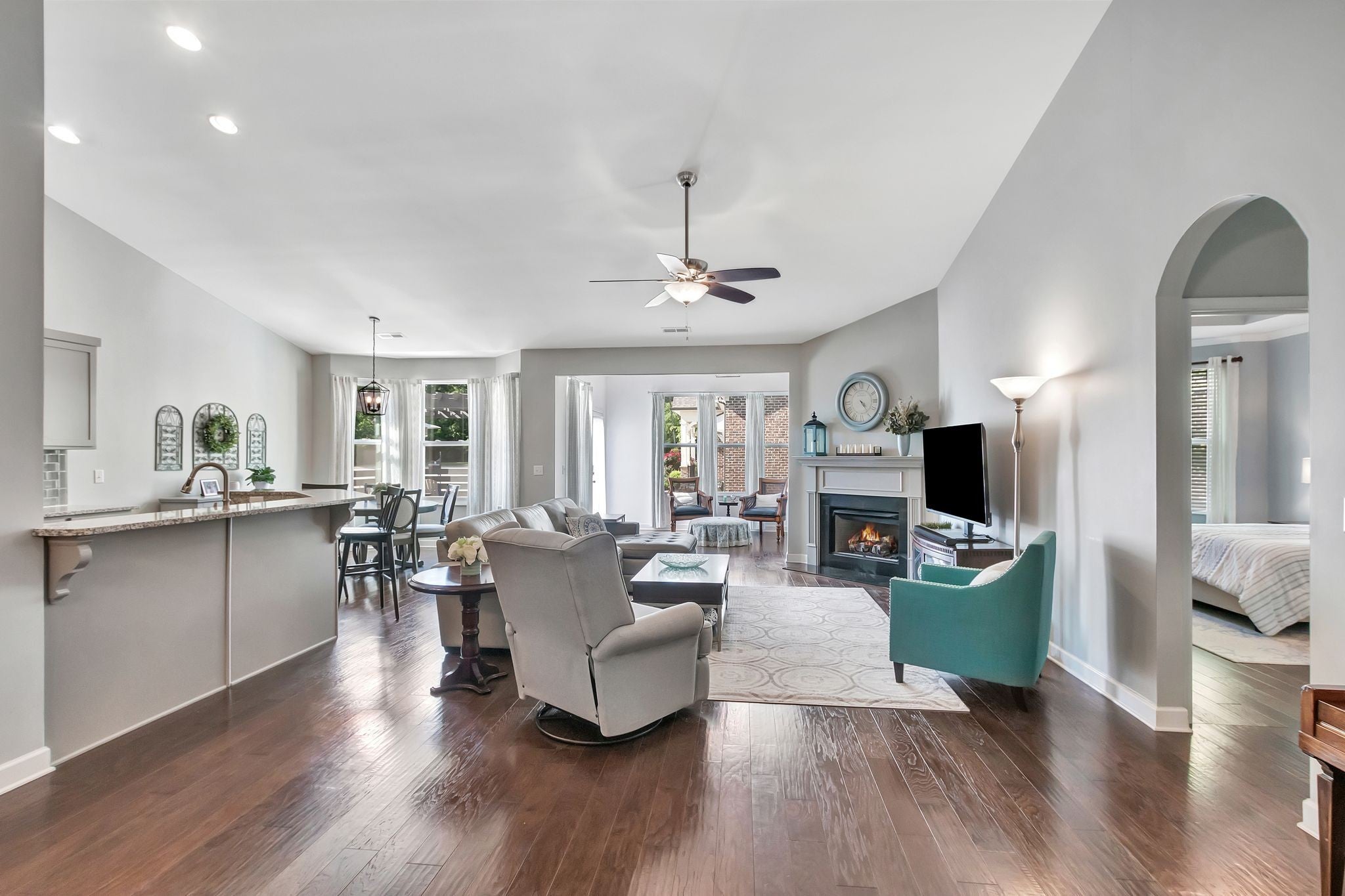 Photo of Listing #3131566