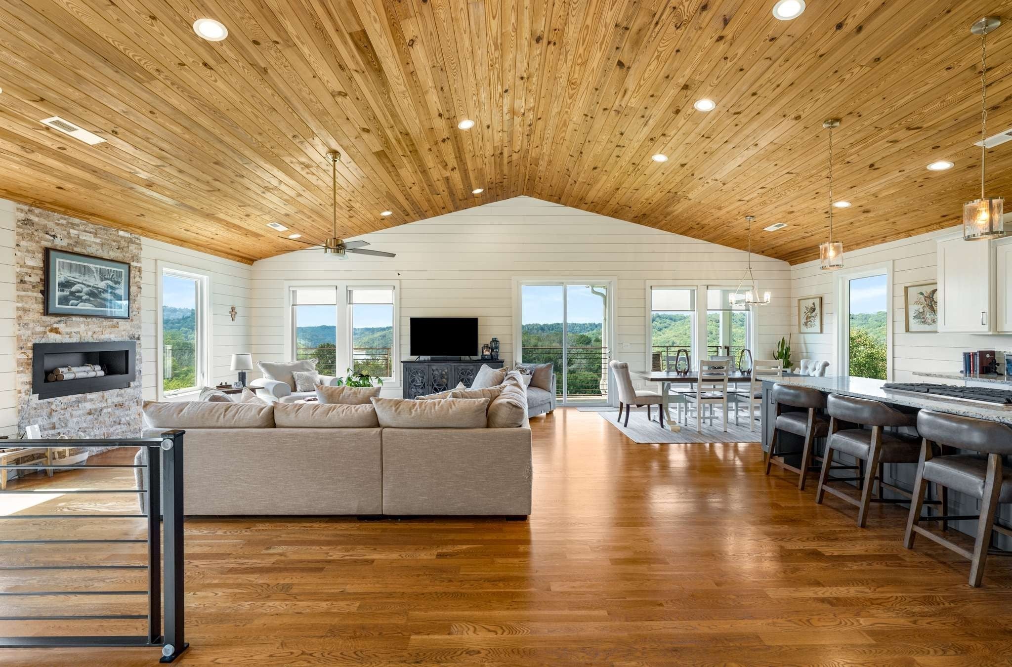 Photo of Listing #3131628