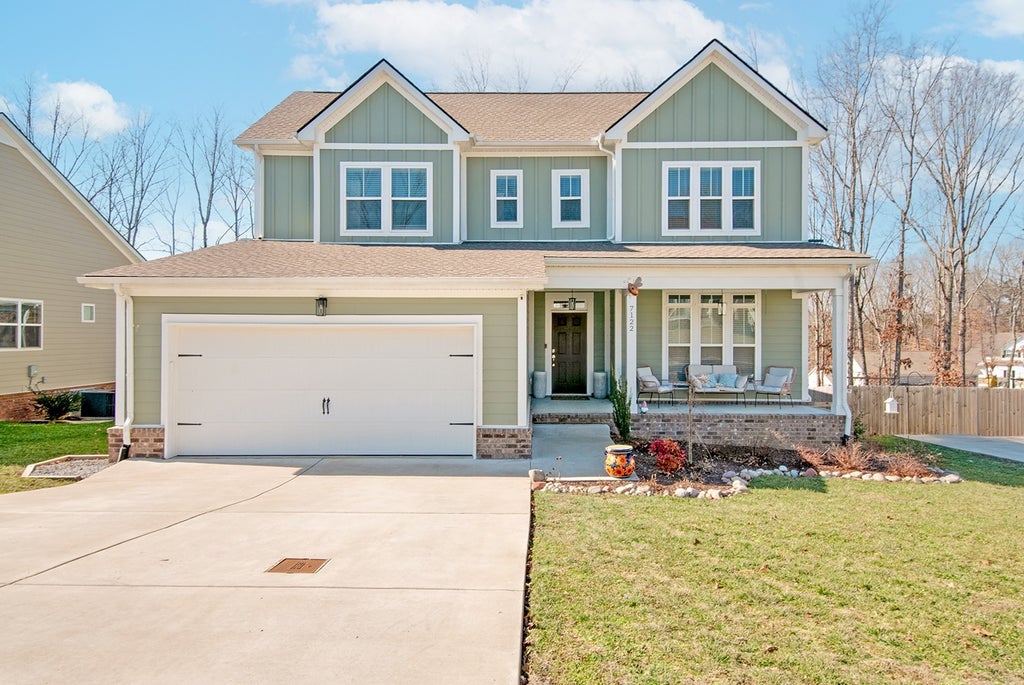 7122 Pepper Tree Cir, Fairview