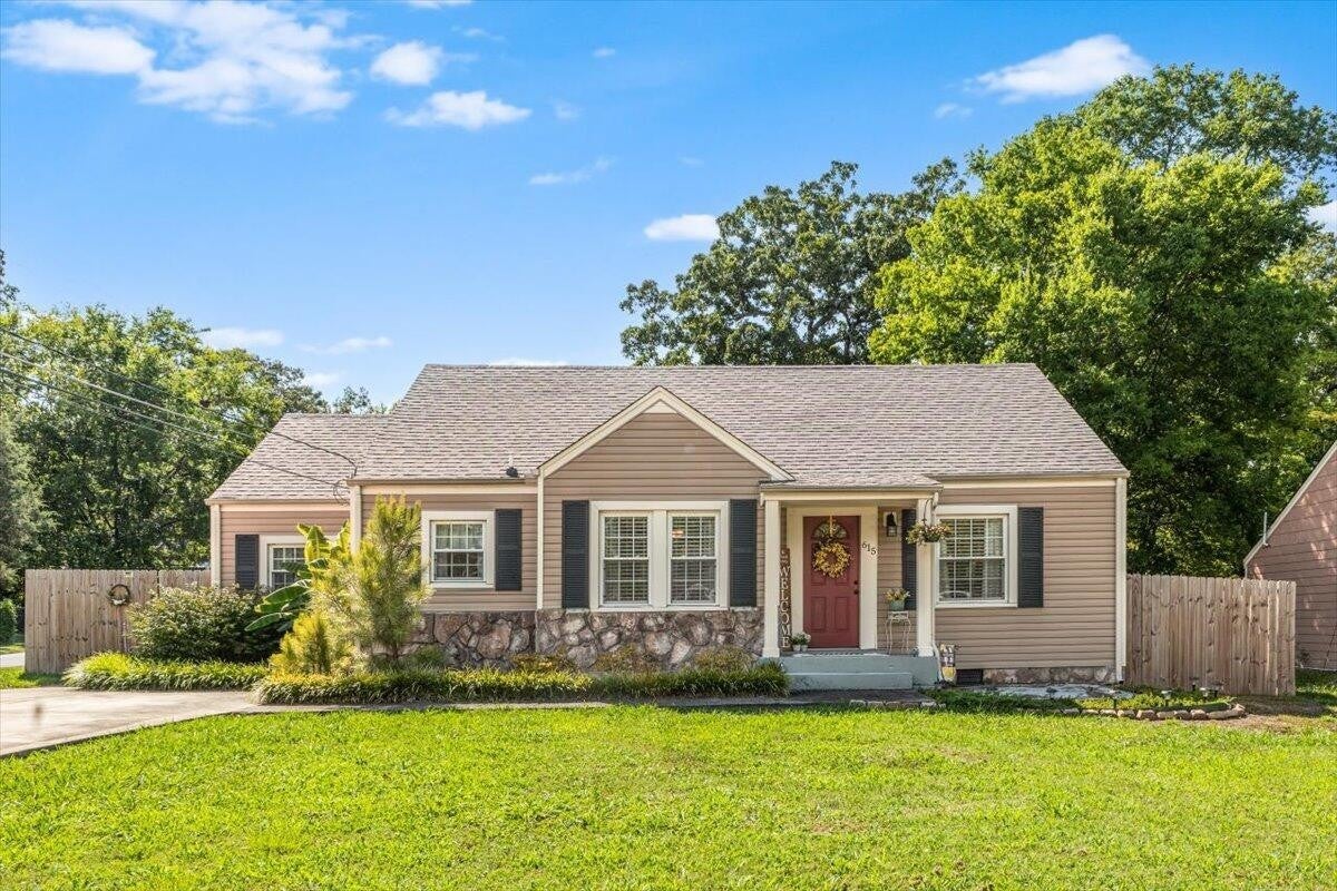 Photo of Listing #3131906